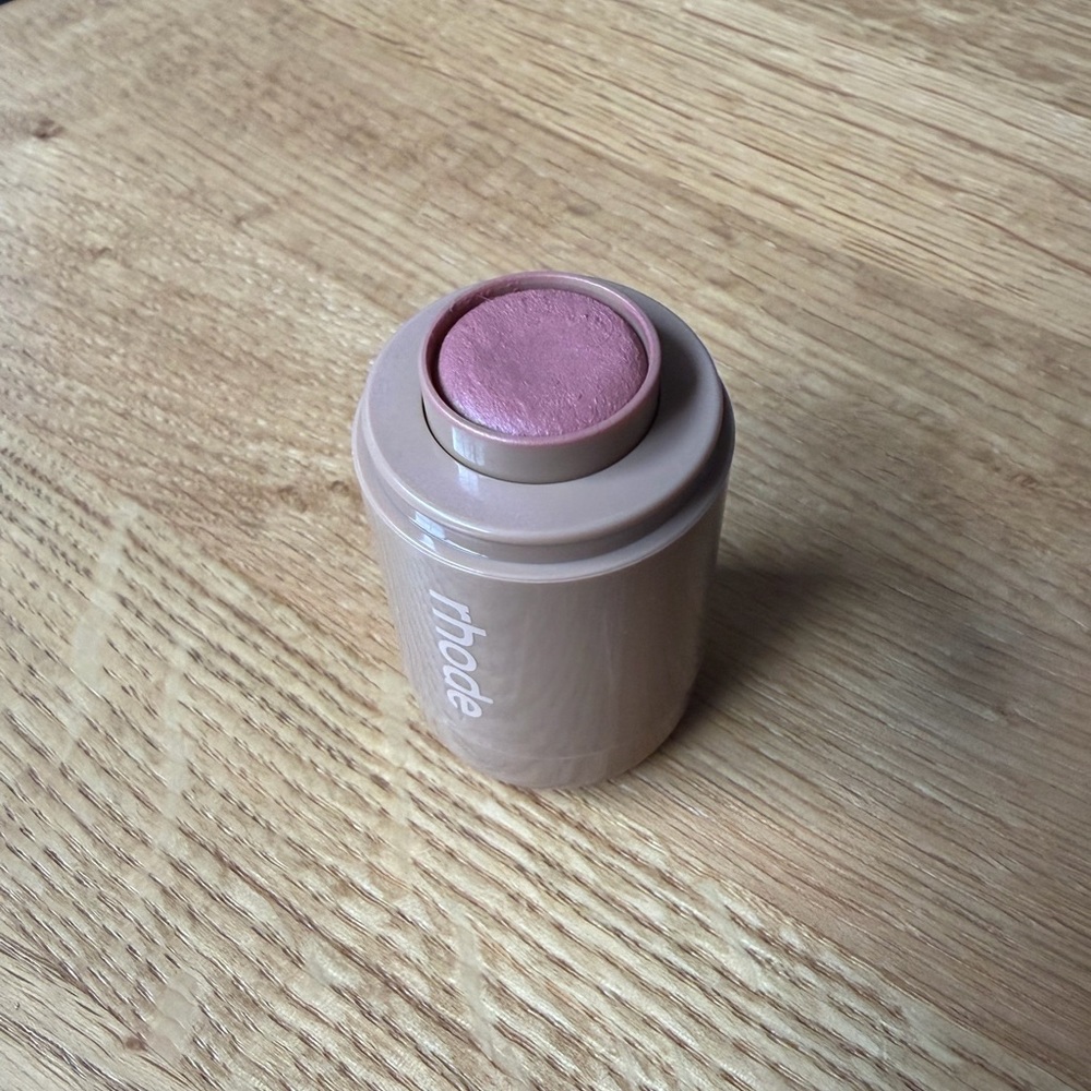 Rhode pocket blush, shade “Tan Line”
